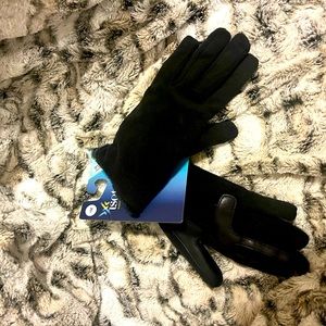 Woman’s gloves